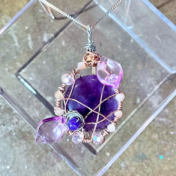 Floral Amethyst & Crystal Necklace - Picture 3 of 7